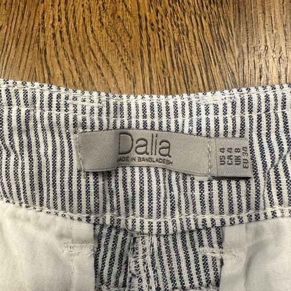 Dalia Women’s Shorts - Picture 5 of 7